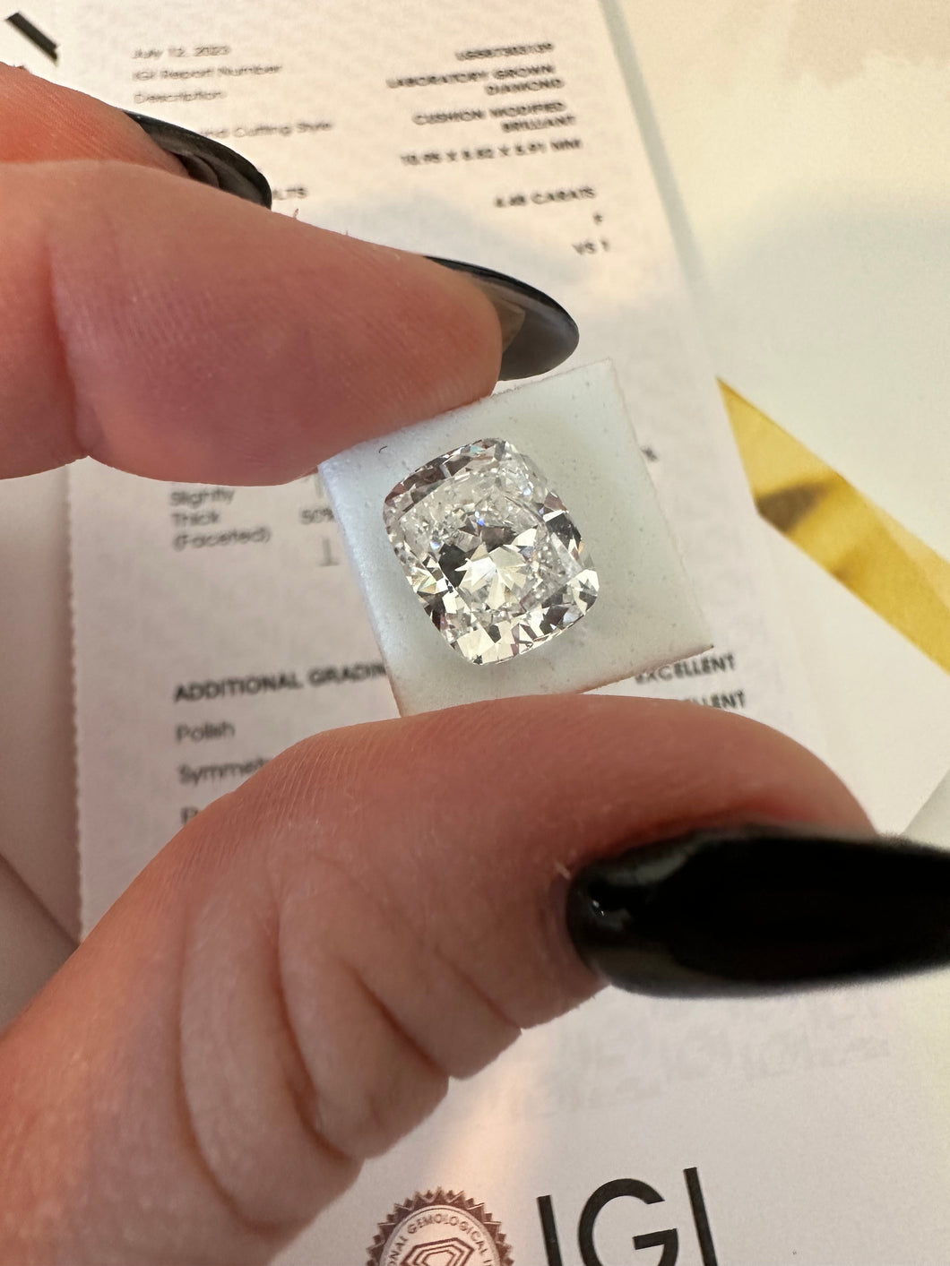 4.48 CT Cushion